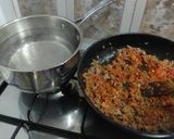 صورة لخطوة 1 من وصفة معكرونة باللحم المفروم