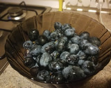 Foto del paso 1 de la receta: Mermelada de ciruelas con nueces