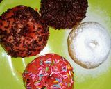 Foto langkah ke 7 dari resep Donat montok.