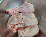 Foto del paso 1 de la receta: Pollo en salsa verde al horno con patatas y especias