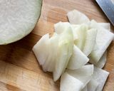 Hình bước làm 2 của món 🌱 Salad Su Hào, Nấm & Măng Tây Rừng Sốt Hành Tăm