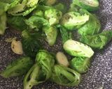 Foto del paso 3 de la receta: Coles de Bruselas salteados