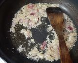 Foto langkah ke 1 dari resep Risoles sosis ayam.