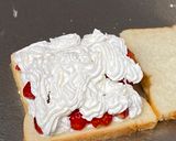 A picture of step 4 of Strawberry Sandwich.