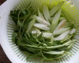 Hình bước làm 2 của món Canh chua gà lá giang