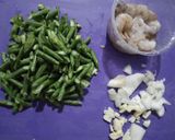 Foto langkah ke 2 dari resep Cah Kacang Panjang Udang.