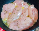 Foto del paso 5 de la receta: Pechuga de pollo a la crema de parmigiano reggiano y espinacas