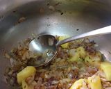 A picture of step 2 of Aloo matar aur poori.