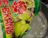 Foto langkah ke 2 dari resep Bola Air Kelapa Isian Mochi.