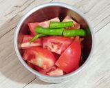 A picture of step 1 of Tomato aur Coriander ki puri.