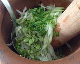 รูปขั้นตอนการทำที่ 5 ของ ส้มตำปูปลาร้า