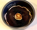 A picture of step 5 of 【A must for mushroom lovers!】Giant hamburg steak with whole jumbo mushrooms in a rice cooker.