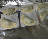 Foto del paso 12 de la receta: Empanadillas de espinacas, piñones y pasas