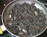 Foto del paso 4 de la receta: 🥘 Arroz negro con alioli