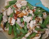Foto langkah ke 2 dari resep Tumis Buncis Ayam saos tiram.