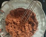 A picture of step 1 of Bourbon biscuits cake.