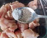 A picture of step 1 of Magolian Chicken.