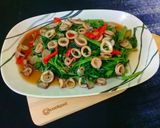 Foto langkah ke 5 dari resep Tumis cumi kangkung khas jambi.