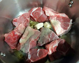 Foto del paso 3 de la receta: Jarrete de ternera con champiñones