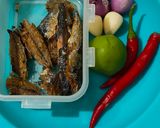 Foto langkah ke 1 dari resep Ikan pindang pedas bumbu iris praktis ✅.