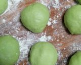 Foto langkah ke 5 dari resep Roti Pandan Kelapa Tanpa Ulen.