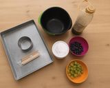 Foto del paso 1 de la receta: Paletas tropicales de yogurt griego (sin azucar) con uvas y blueberries 🫐