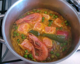 Foto del paso 5 de la receta: Fideos con salmón y gambas