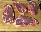 Une image de l'étape 2 de Cotes de porc grillées,marinées aux pommes de terre et piments verts.