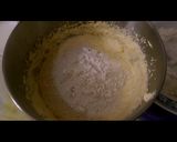 A picture of step 4 of Noreos Vaniila cupcake.