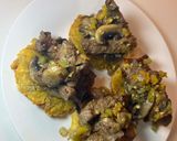 Foto del paso 1 de la receta: Tostones con Ny strip en vegetales salteados
