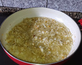 Foto del paso 3 de la receta: Merluza con navajas en salsa marinera