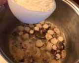 Foto del paso 3 de la receta: Arrocito meloso de 🐟 pulpo 🐙 y mariscos