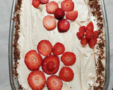 Foto del paso 4 de la receta: Tarta de chocolinas con chantillí, dulce de leche y frutilla