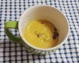 Foto del paso 3 de la receta: Cupcake de vainilla con chispas de chocolate en taza