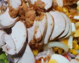 Gambar langkah 4 resipi Fried Chicken Garden Salad.