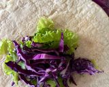Foto langkah ke 3 dari resep Chicken vegetables Wraps garlic.