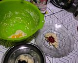 Foto langkah ke 5 dari resep Donat mini glasir gula.