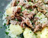 Foto del paso 5 de la receta: Ñoquis de patata con carrillada trufada y parmesano
