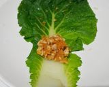 Foto langkah ke 4 dari resep Telur Dadar Sawi Gulung Isi Ayam Wortel.