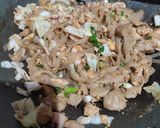 Foto langkah ke 5 dari resep 469 - Kwetiaw Goreng Seafood ala Solaria (4-CPApron2026).