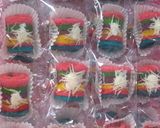 Foto langkah ke 7 dari resep Mini roll cake Rainbow.