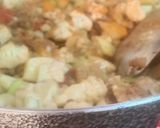 A picture of step 4 of Aloo gobhi.