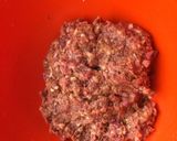 A picture of step 3 of Juicy homemade burgers-with caramelized onions.