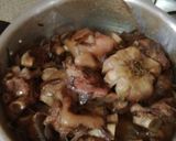 Foto del paso 1 de la receta: Manitas de cerdo en escabeche