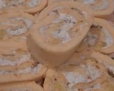 Foto del paso 8 de la receta: Pionono de ananá y queso azul para despedir el año