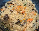 Foto langkah ke 4 dari resep Bihun Goreng.
