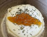 Une image de l'étape 2 de Chèvre rôti aux herbes et au miel.