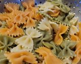 Foto del paso 1 de la receta: Ensalada de pasta con mozzarella y sardinillas