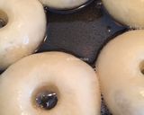 Foto langkah ke 7 dari resep Donat Kentang, tabur gula palm.