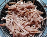 Foto langkah ke 2 dari resep Sambal Keringan Kulit Singkong-Teri-Kacang Renyah dan Yummy.